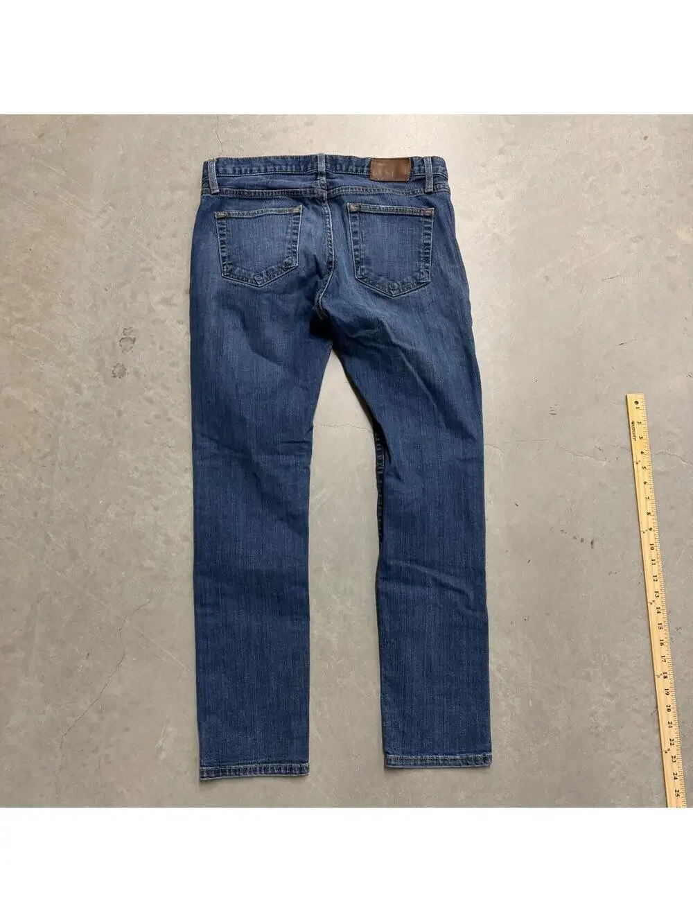 Y2K Men's Tommy Hilfiger Slim Straight Navy Jeans Sized 33x32